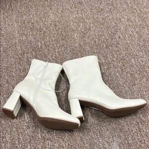 Chic White and Brown Heeled Boots with Textured Pattern